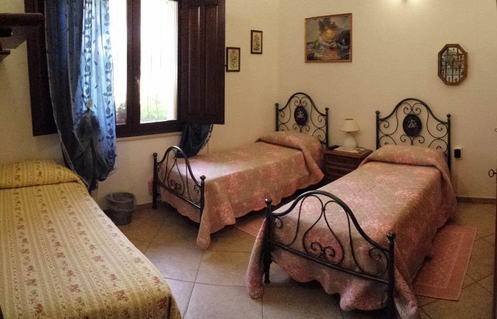 Il Vecchioliveto Di Ornella Bed & Breakfast Marrùbiu Rom bilde